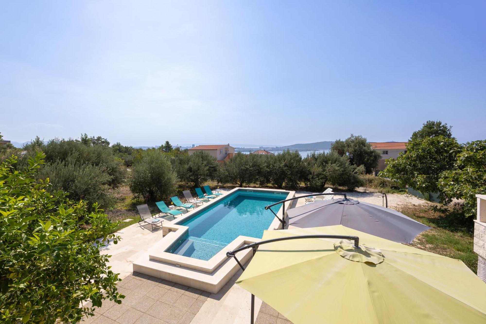 Casa Felice Apartments-Holiday Home Kastela Exterior photo