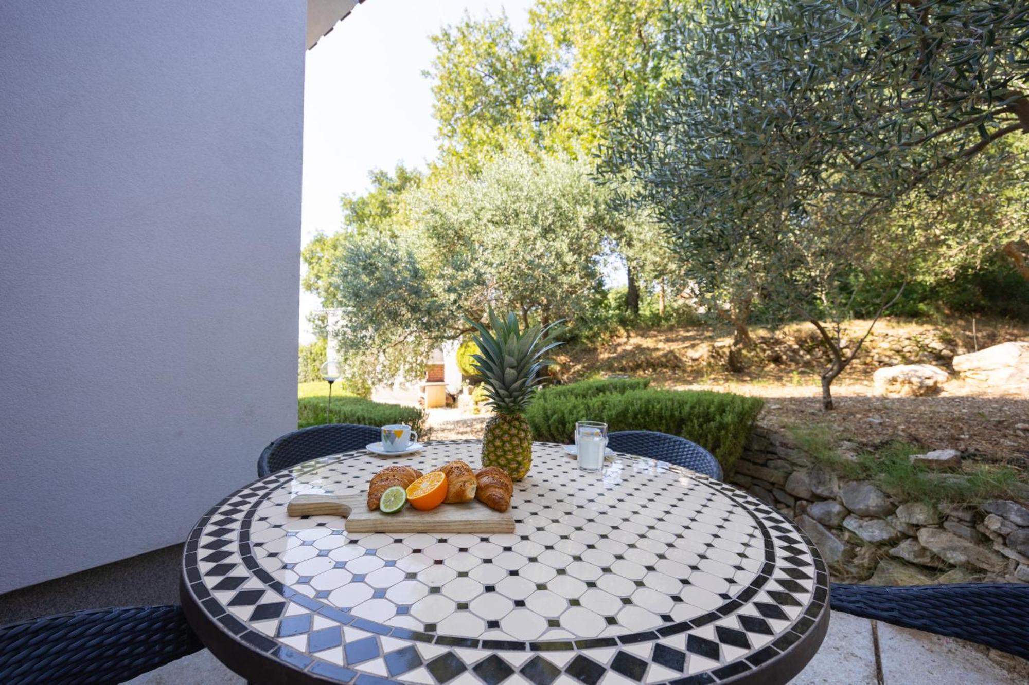 Casa Felice Apartments-Holiday Home Kastela Exterior photo