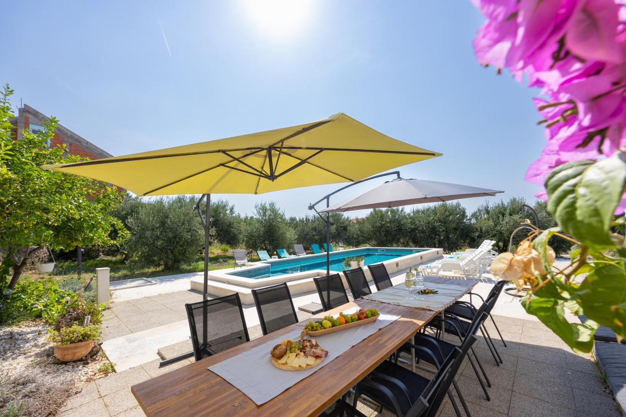 Casa Felice Apartments-Holiday Home Kastela Exterior photo